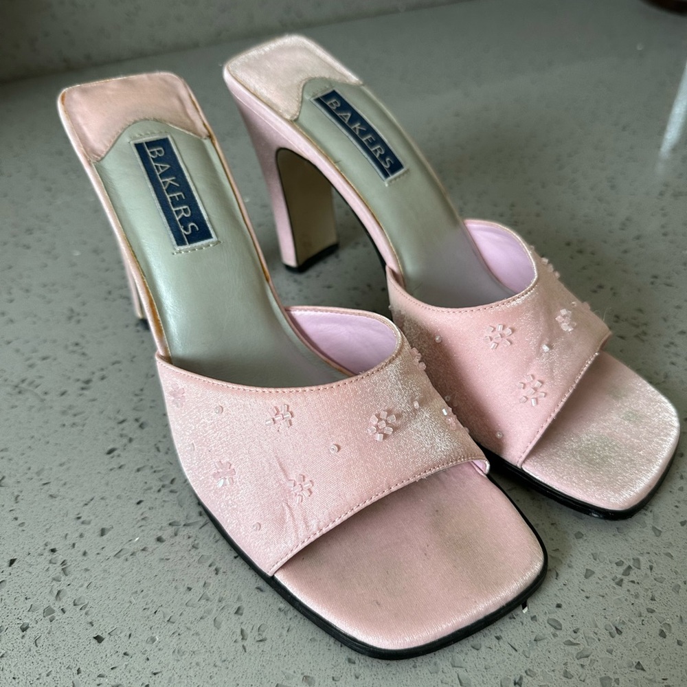 Vintage Bakers heel sandal sandals pink fabric small beads embellishment 8.5